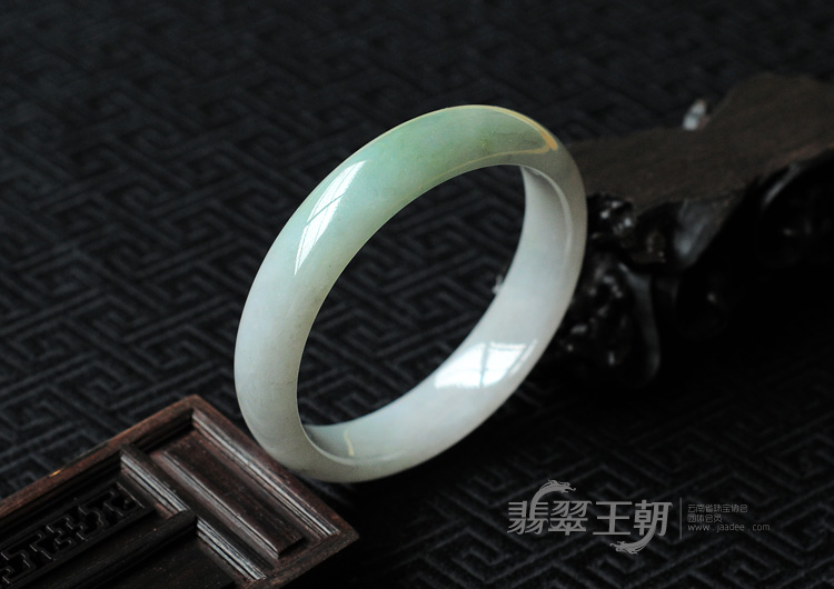 糯冰种淡紫罗兰晴水缅甸翡翠手镯(57.9)