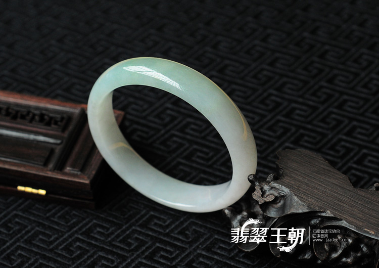 糯冰种淡紫罗兰晴水缅甸翡翠手镯(57.9)
