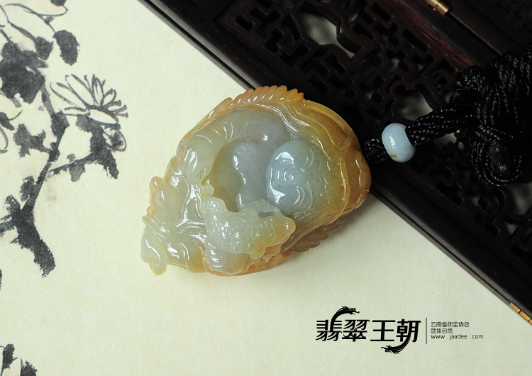 糯冰种黄翡缅甸翡翠刘海戏金蟾挂件