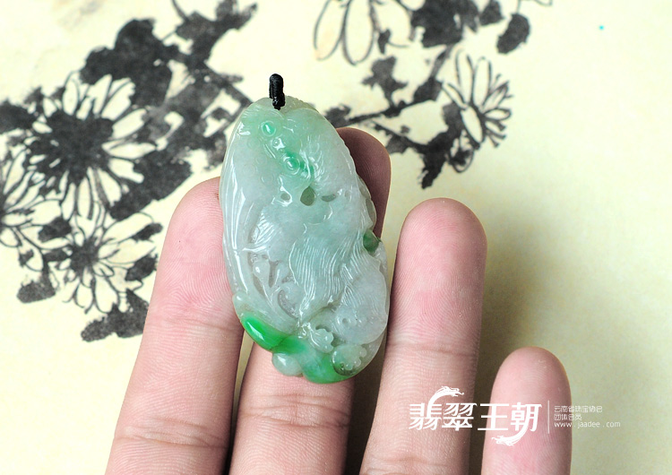 糯冰种飘翠缅甸翡翠连年有余挂件