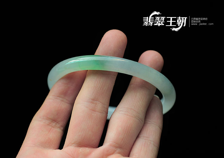 冰种飘翠缅甸翡翠圆条手镯(56.7)
