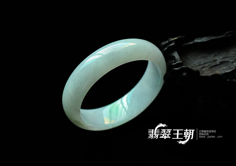 糯冰种飘翠缅甸翡翠手镯(51.8)