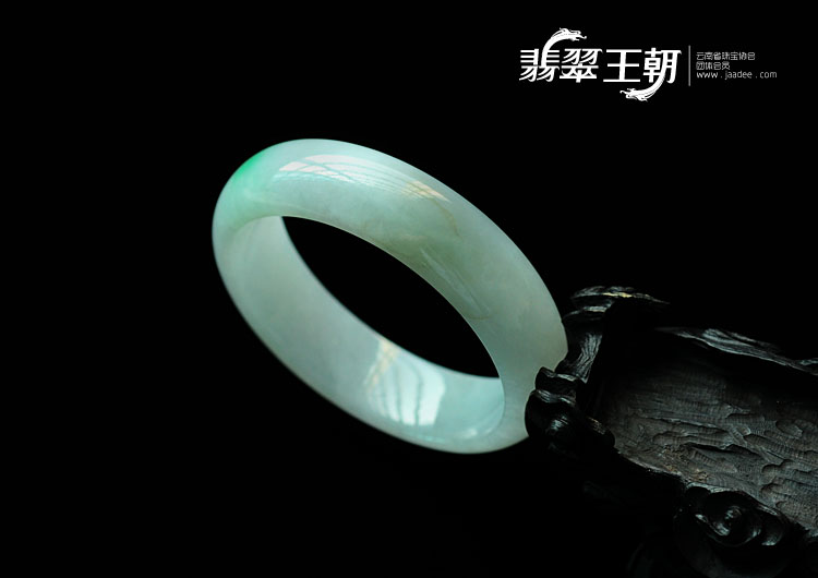 糯冰种飘翠缅甸翡翠手镯(51.8)