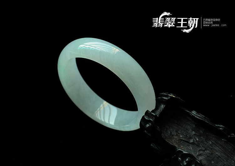 冰种飘翠缅甸翡翠手镯(55.3)