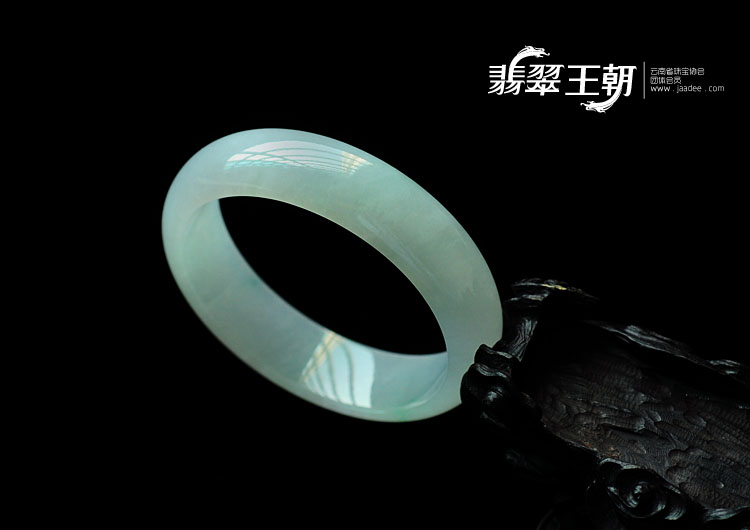 冰种飘翠缅甸翡翠手镯(55.3)