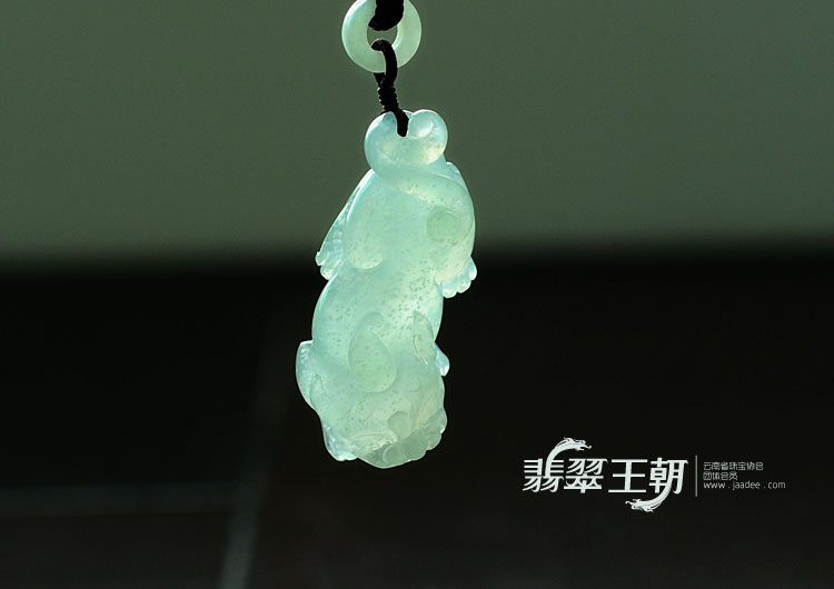 冰种缅甸翡翠貔貅挂件