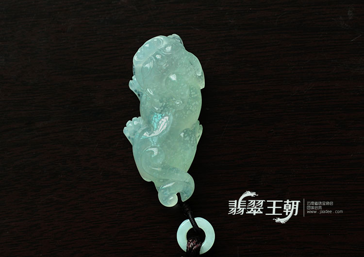 冰种缅甸翡翠貔貅挂件