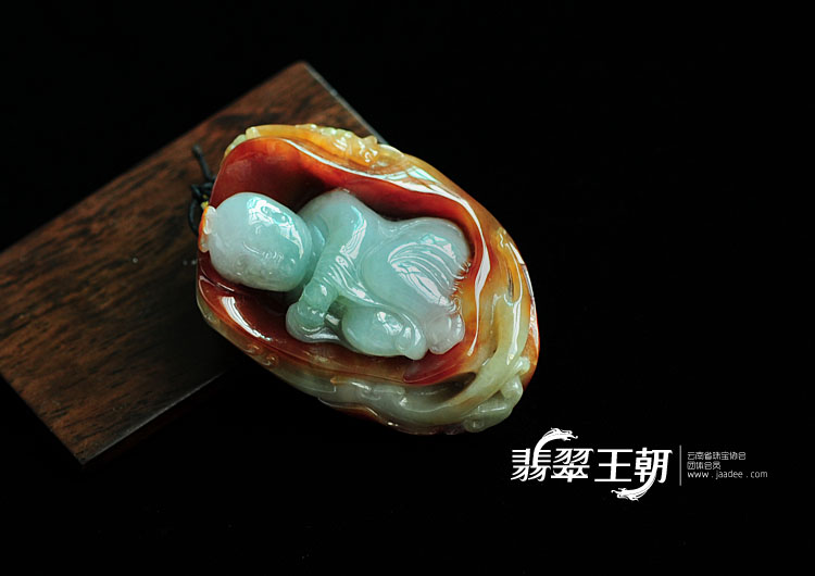冰种红黄翡缅甸翡翠童子挂件