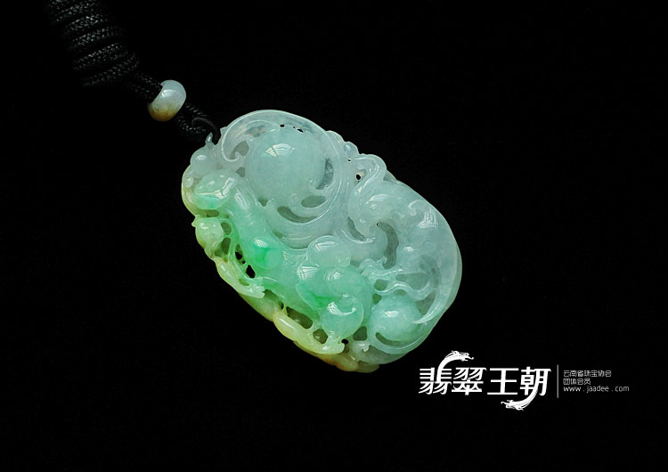 冰种三彩缅甸翡翠丹凤朝阳挂件