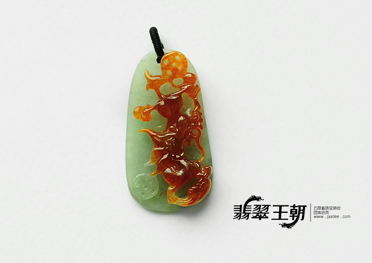 冰种褐黄翡飘花缅甸翡翠龙牌挂件