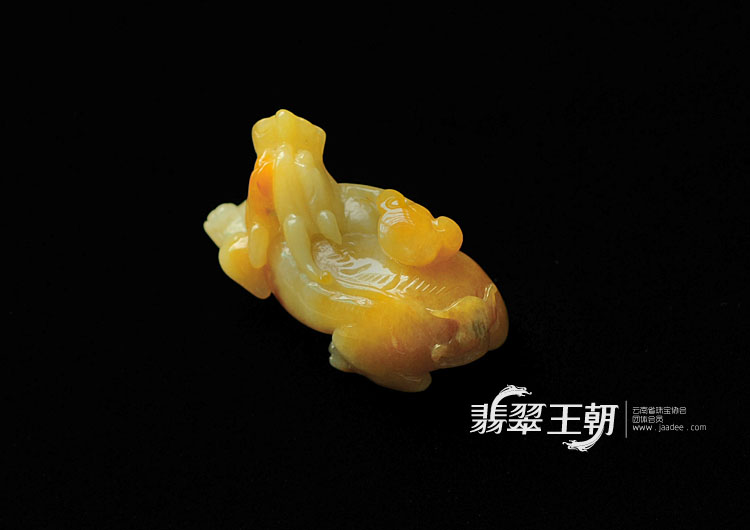 糯冰种黄翡缅甸翡翠貔貅挂件