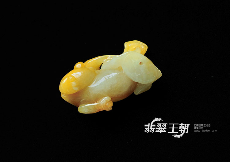 糯冰种黄翡缅甸翡翠貔貅挂件