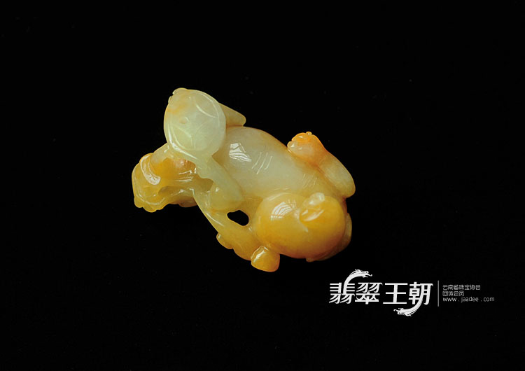 糯冰种黄翡缅甸翡翠貔貅挂件
