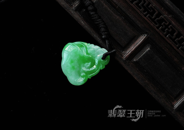 糯冰种翠色缅甸翡翠如意寿挂件