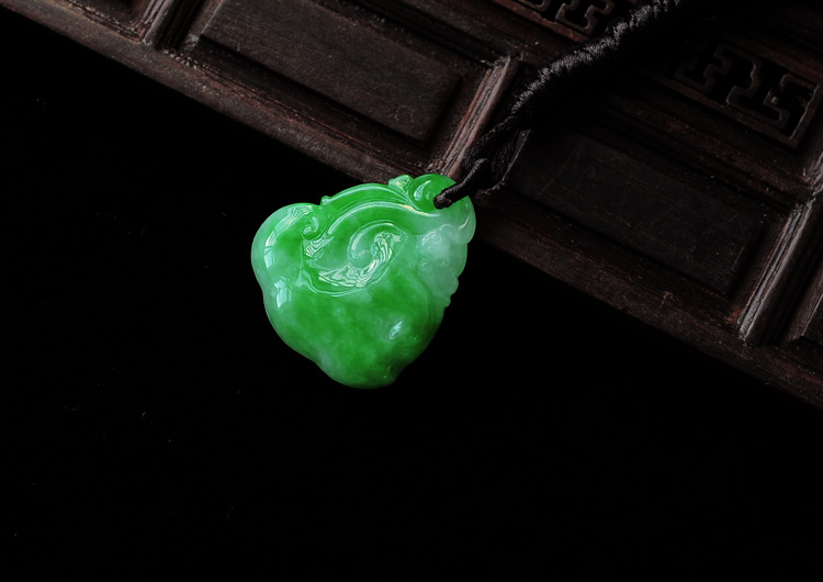 糯冰种翠色缅甸翡翠如意寿挂件