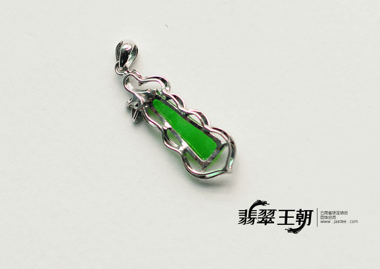 冰种阳绿满绿缅甸翡翠梯形胸坠