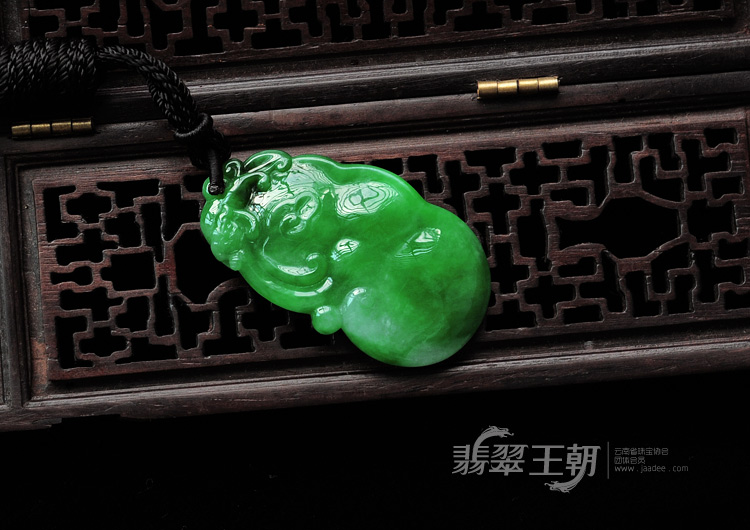 糯冰种阳绿满绿缅甸翡翠如意挂件