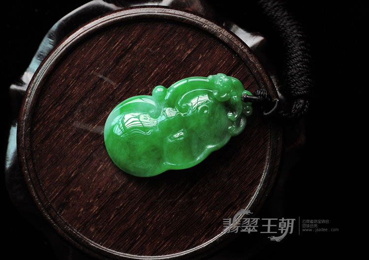 糯冰种阳绿满绿缅甸翡翠如意挂件