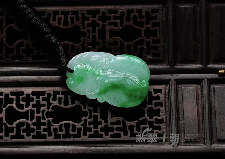 冰种翠色缅甸翡翠福禄寿挂件