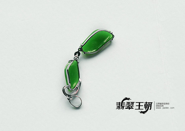 冰种苹果绿缅甸翡翠胸坠