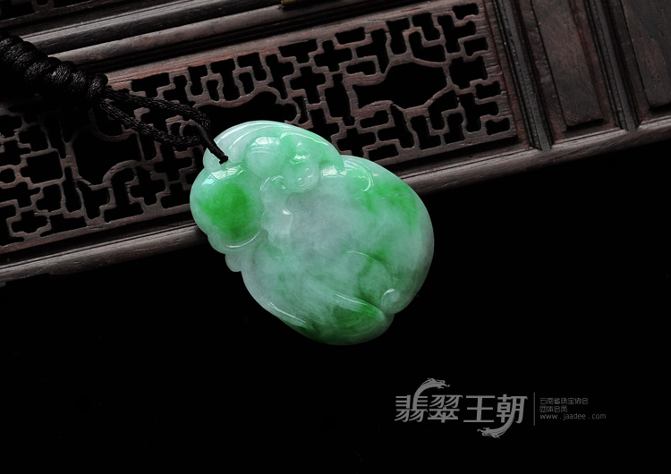 冰种翠色缅甸翡翠如意寿挂件