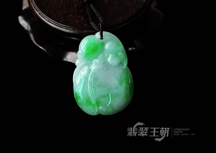 冰种翠色缅甸翡翠如意寿挂件