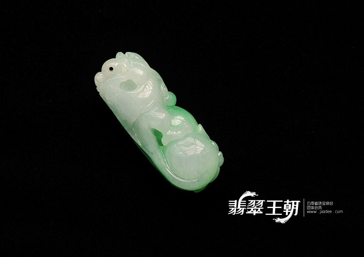 糯冰种翠色缅甸翡翠如意挂件