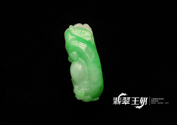 糯冰种翠色缅甸翡翠如意挂件
