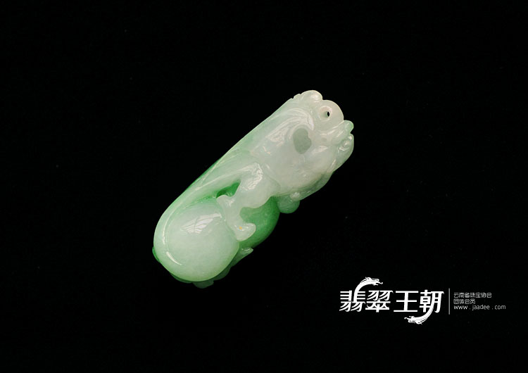 糯冰种翠色缅甸翡翠如意挂件