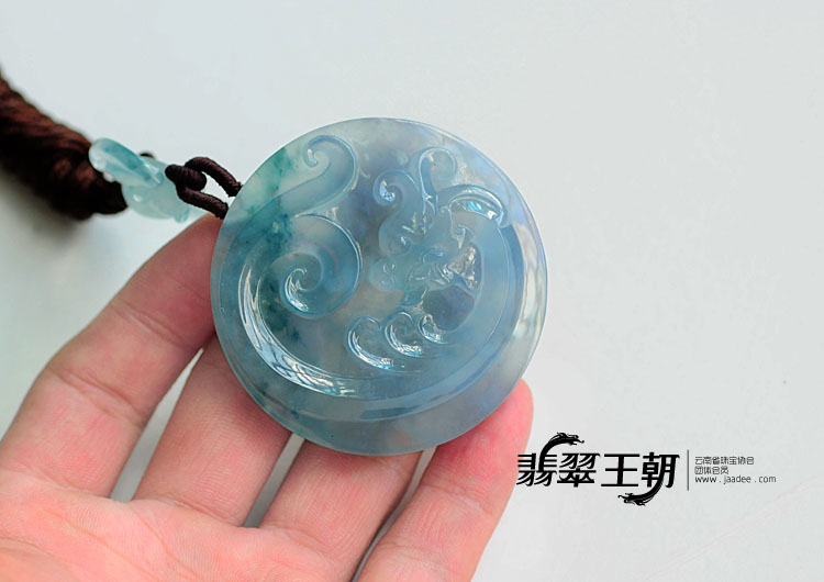 冰种蓝晴水飘花缅甸翡翠龙牌挂件