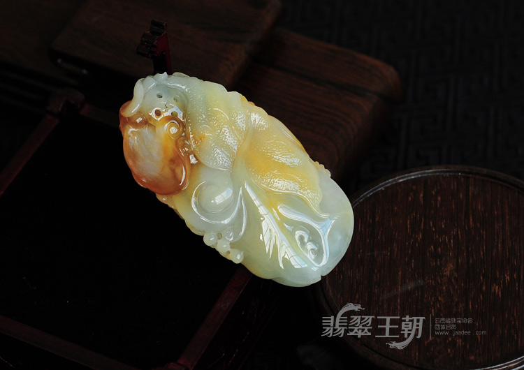 糯冰种黄翡飘花缅甸翡翠富贵花开挂件
