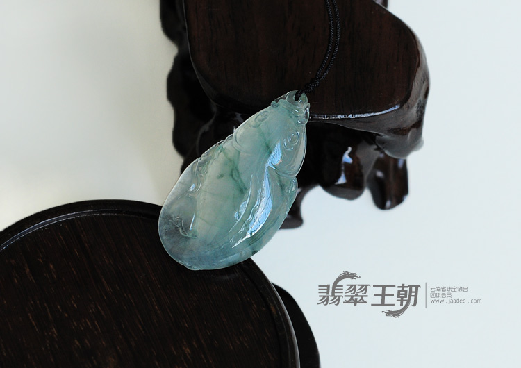 冰种飘花缅甸翡翠金鱼挂件