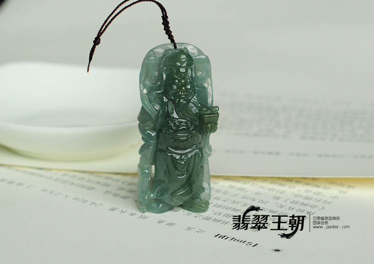 冰种蓝晴水缅甸翡翠关公挂件