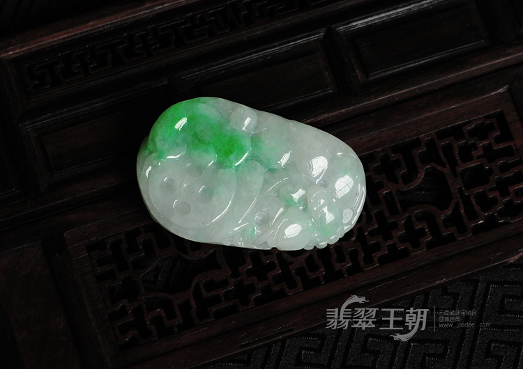 糯冰种飘翠缅甸翡翠貔貅献福挂件