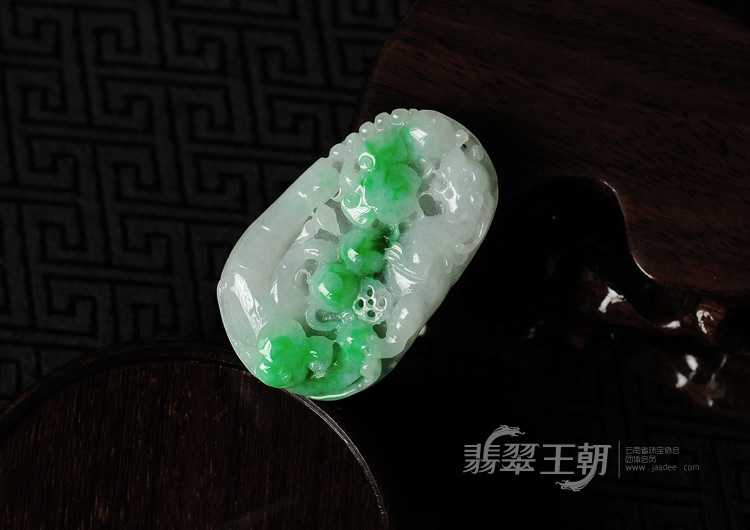 糯冰种飘翠缅甸翡翠貔貅献福挂件