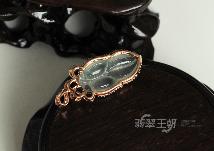 冰玻种飘花缅甸翡翠镶玫瑰金“金枝玉叶”挂件（真钻）