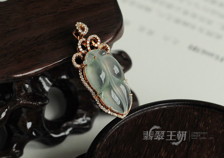 冰玻种飘花缅甸翡翠镶玫瑰金“金枝玉叶”挂件（真钻）