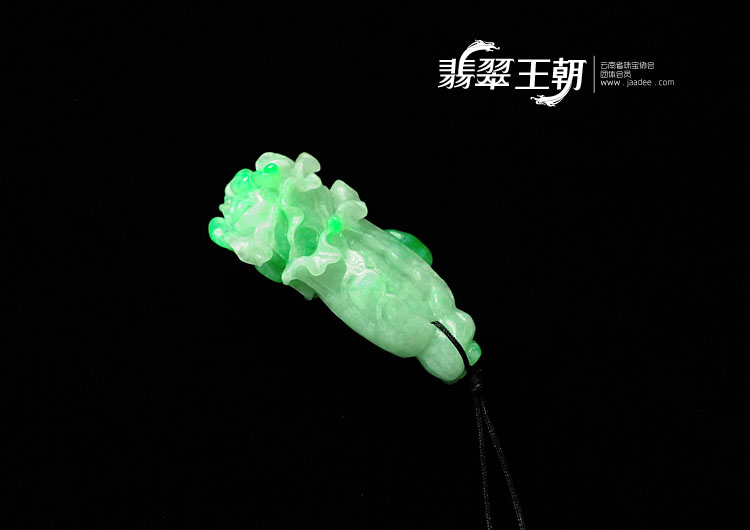 糯冰种翠色缅甸翡翠发财挂件