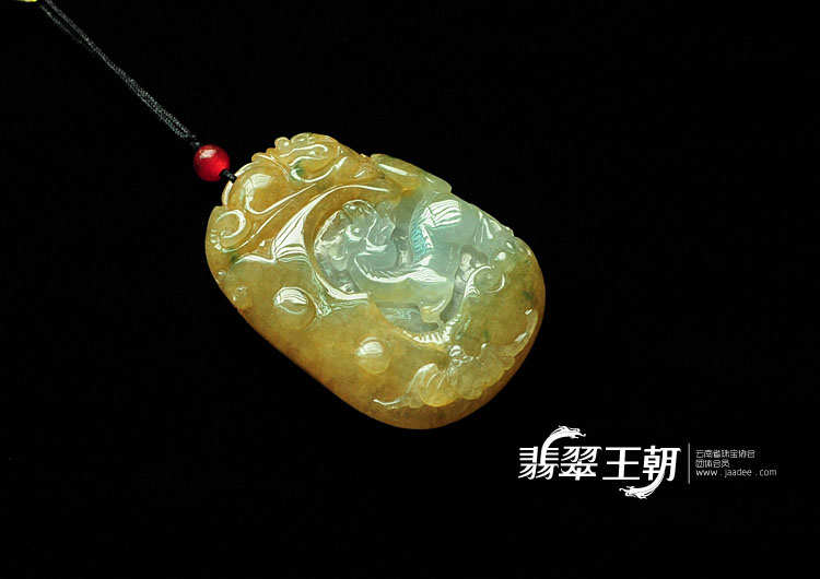 冰种褐黄翡飘花缅甸翡翠龙牌挂件