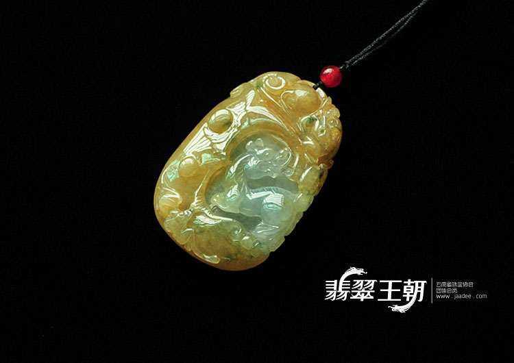 冰种褐黄翡飘花缅甸翡翠龙牌挂件