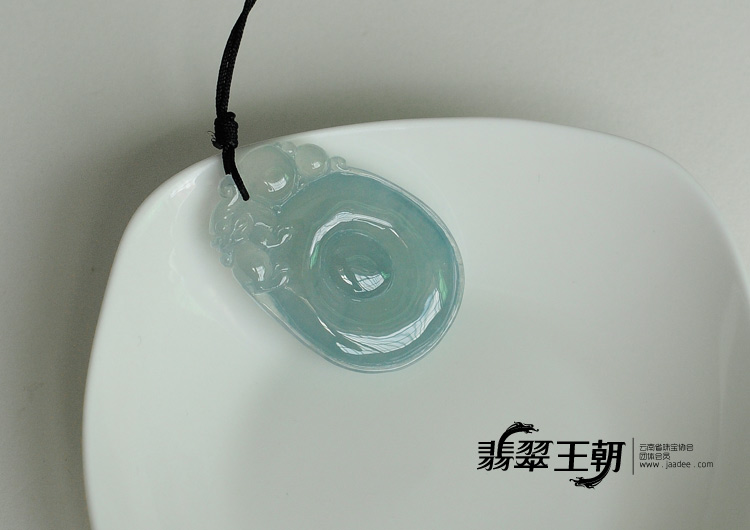 冰玻种蓝晴水缅甸翡翠福在眼前挂件