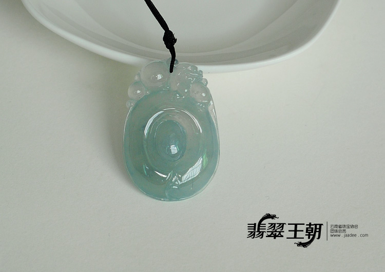 冰玻种蓝晴水缅甸翡翠福在眼前挂件