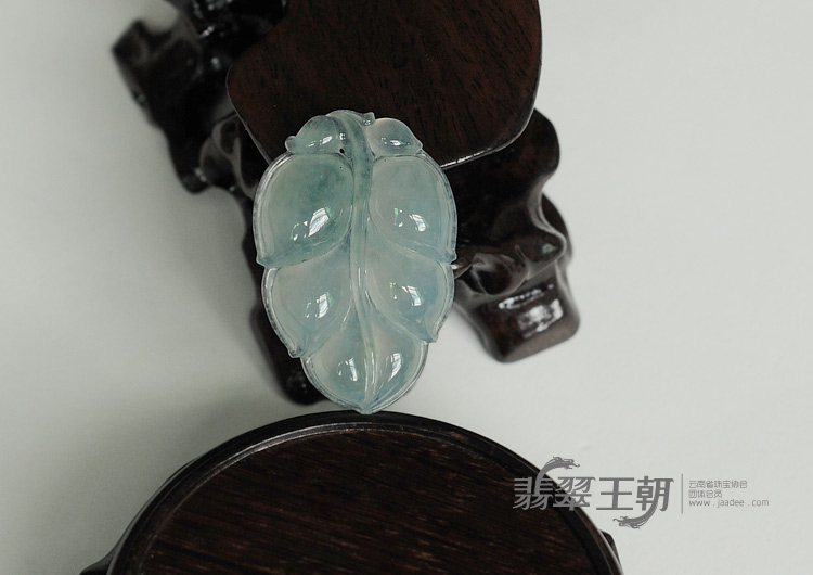 冰种飘花缅甸翡翠叶子挂件