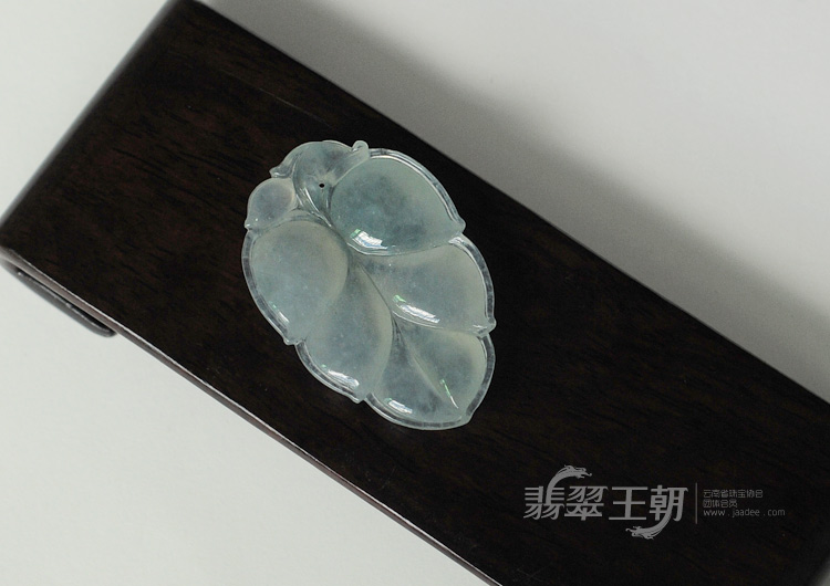冰种飘花缅甸翡翠叶子挂件