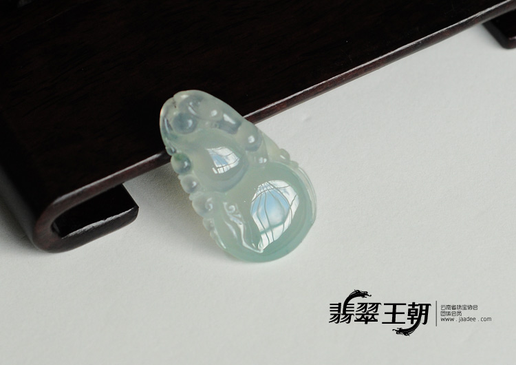 冰种略飘花缅甸翡翠福禄寿挂件