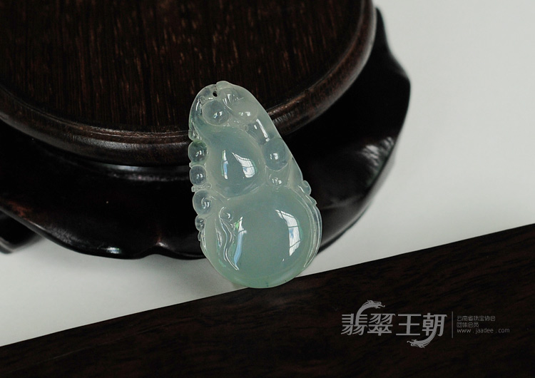 冰种略飘花缅甸翡翠福禄寿挂件