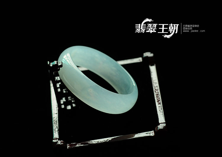 冰种晴水缅甸翡翠贵妃镯(53.6-48.4)