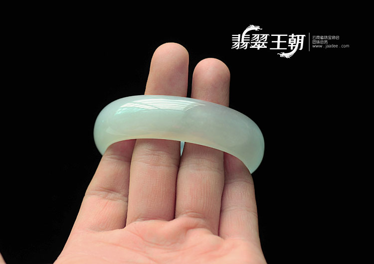 冰种晴水缅甸翡翠贵妃镯(53.6-48.4)