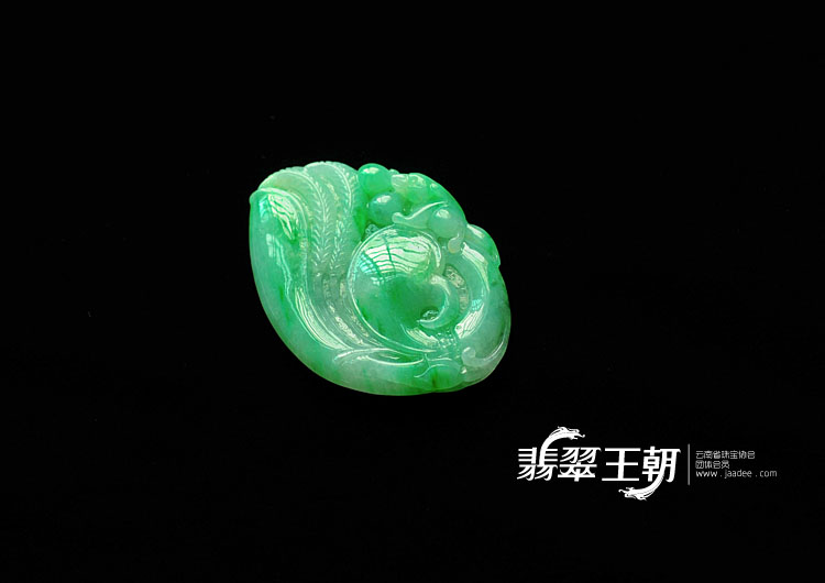 糯冰种翠色缅甸翡翠凤凰挂件