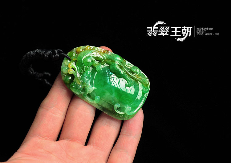冰种黄加绿缅甸翡翠龙定乾坤挂件